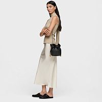 Сумка-бочонок из натуральной кожи