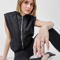 Кольцо из белого золота с бриллиантом