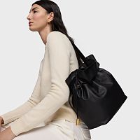 Сумка-бочонок из натуральной кожи